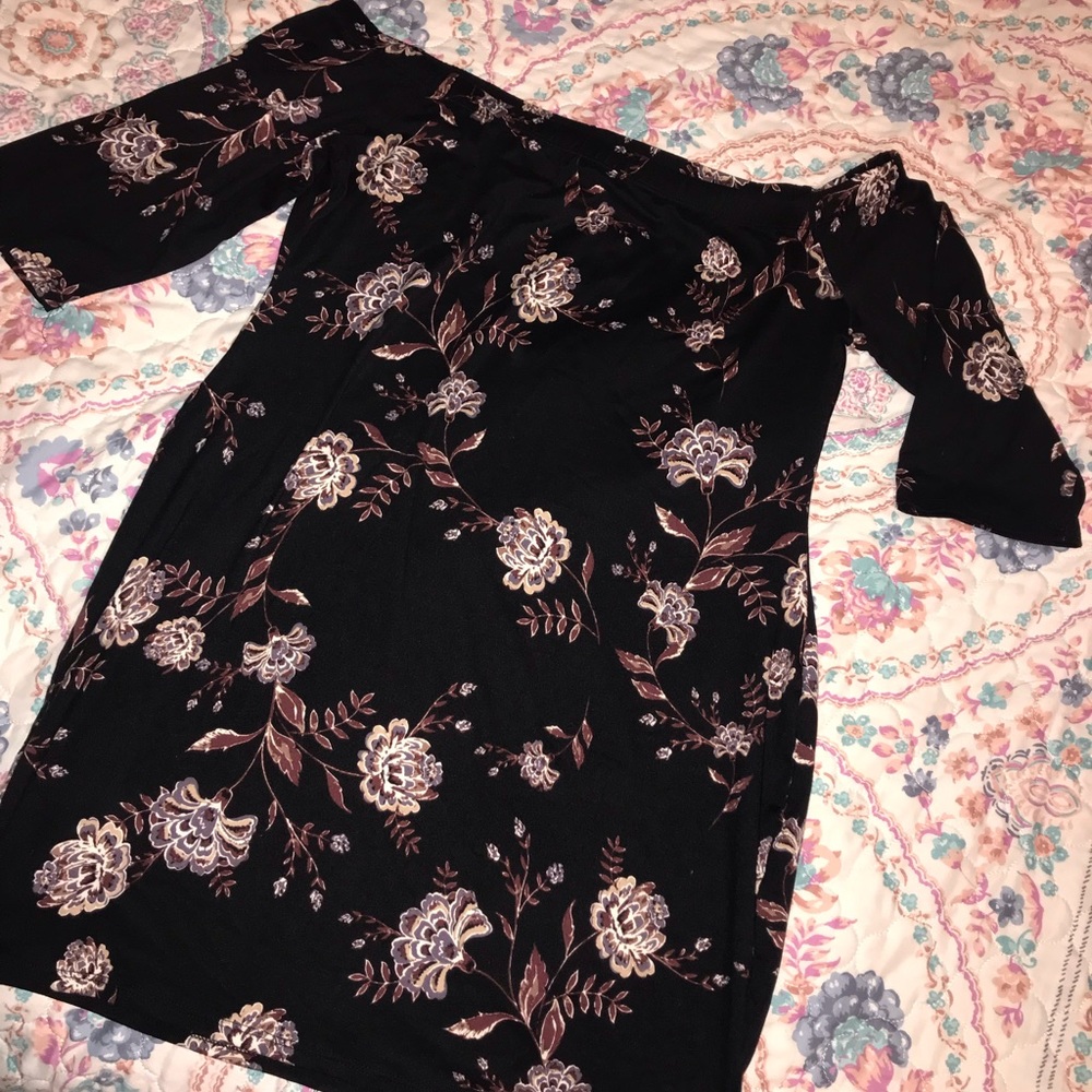 Black floral print bodycon dress